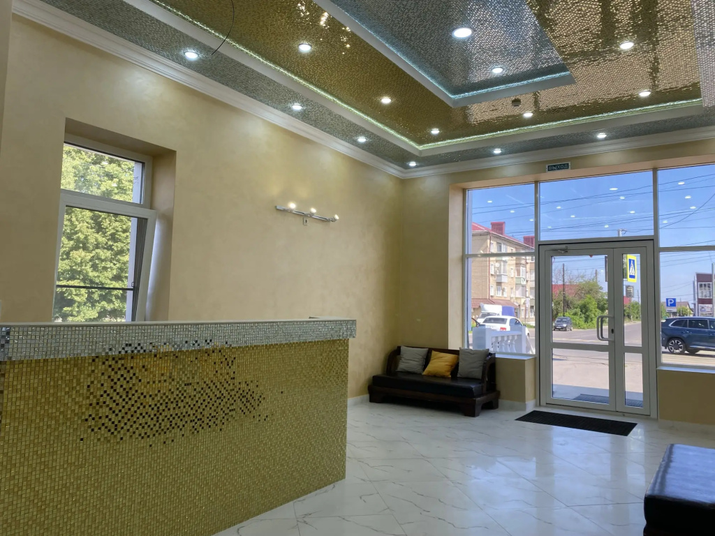 Lobby & Reception