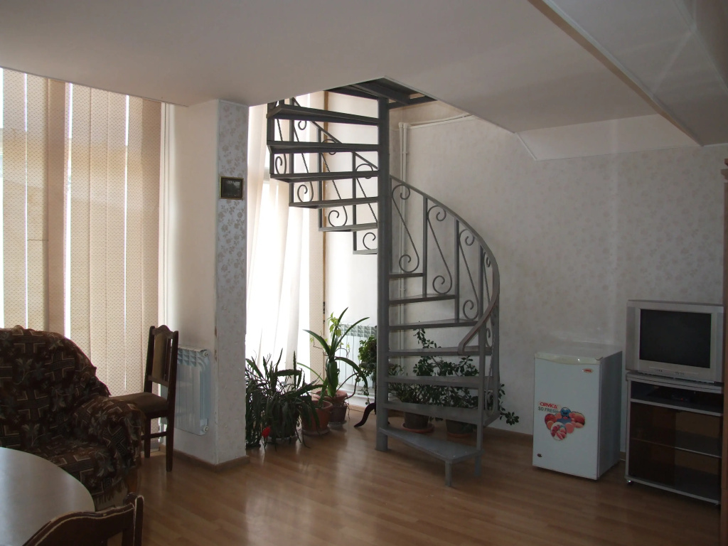 Economy room