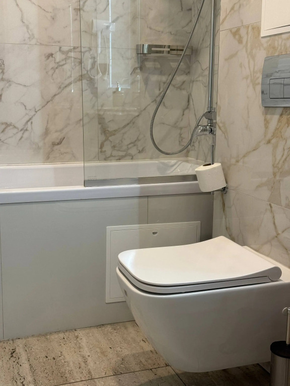 Двухместный люкс с балконом и с красивым видом из окна двуспальная кровать в Лучезарный