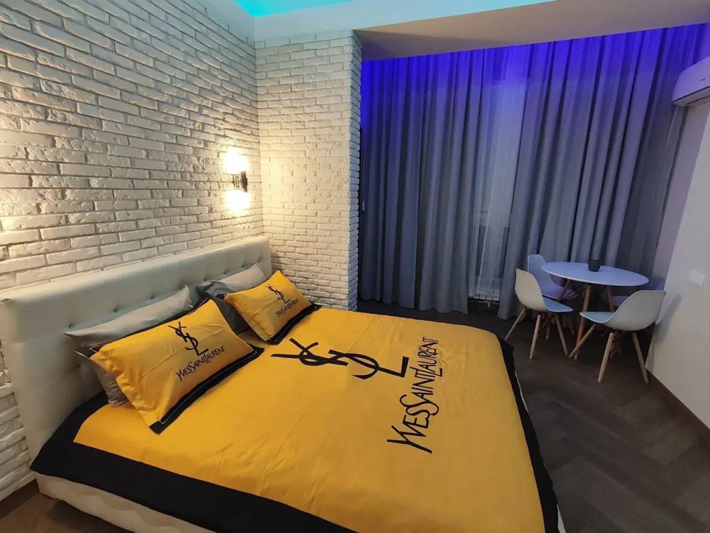 Апартаменты с панорамными окнами на Автозаводской 23с120 — фото