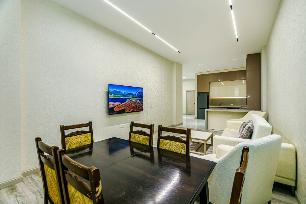 Апартаменты Deluxe с балконом и с красивым видом из окна в Апартаменты Luxury White in Nizami Street