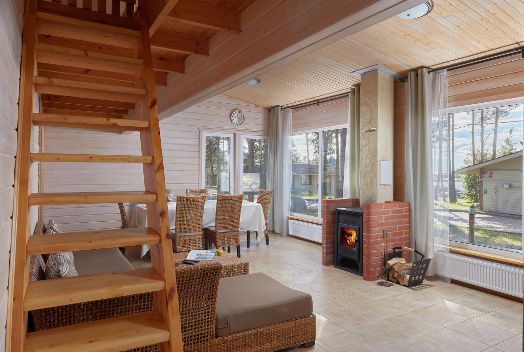 Vice Admiral Sextuple Cottage with view