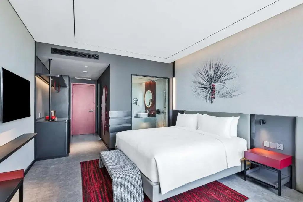 Deluxe Double room with balcony and with city view (full double bed)