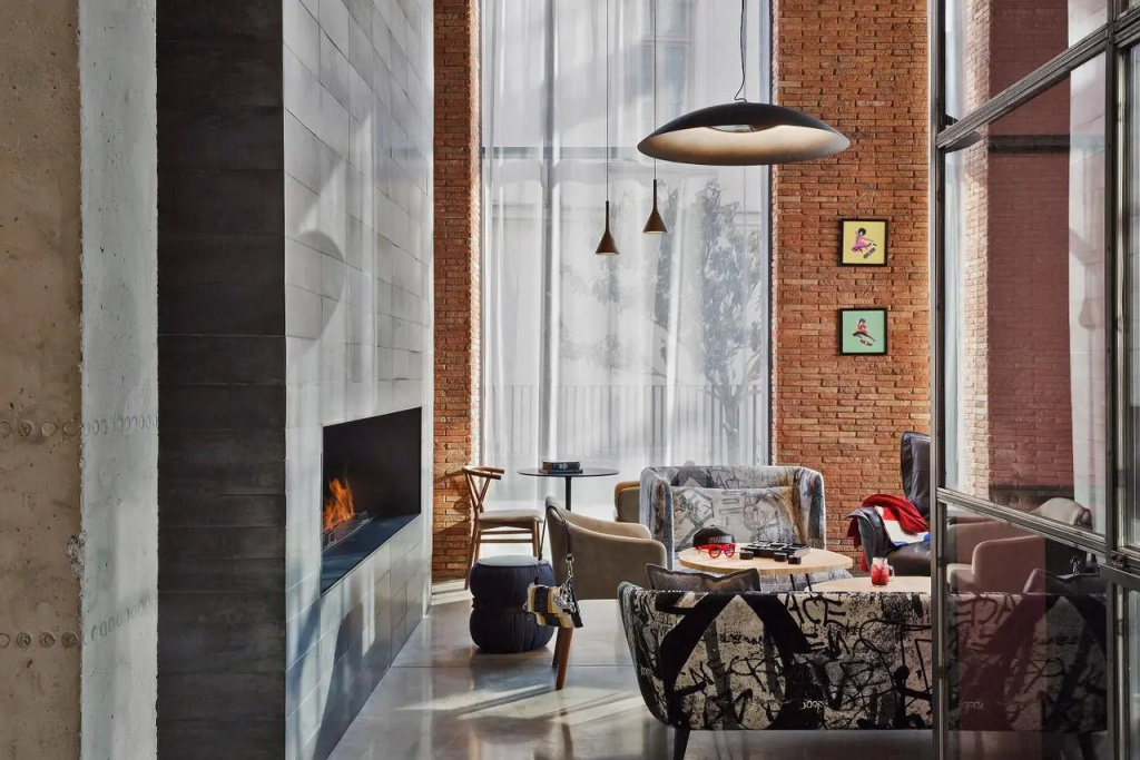 Lobby & Reception