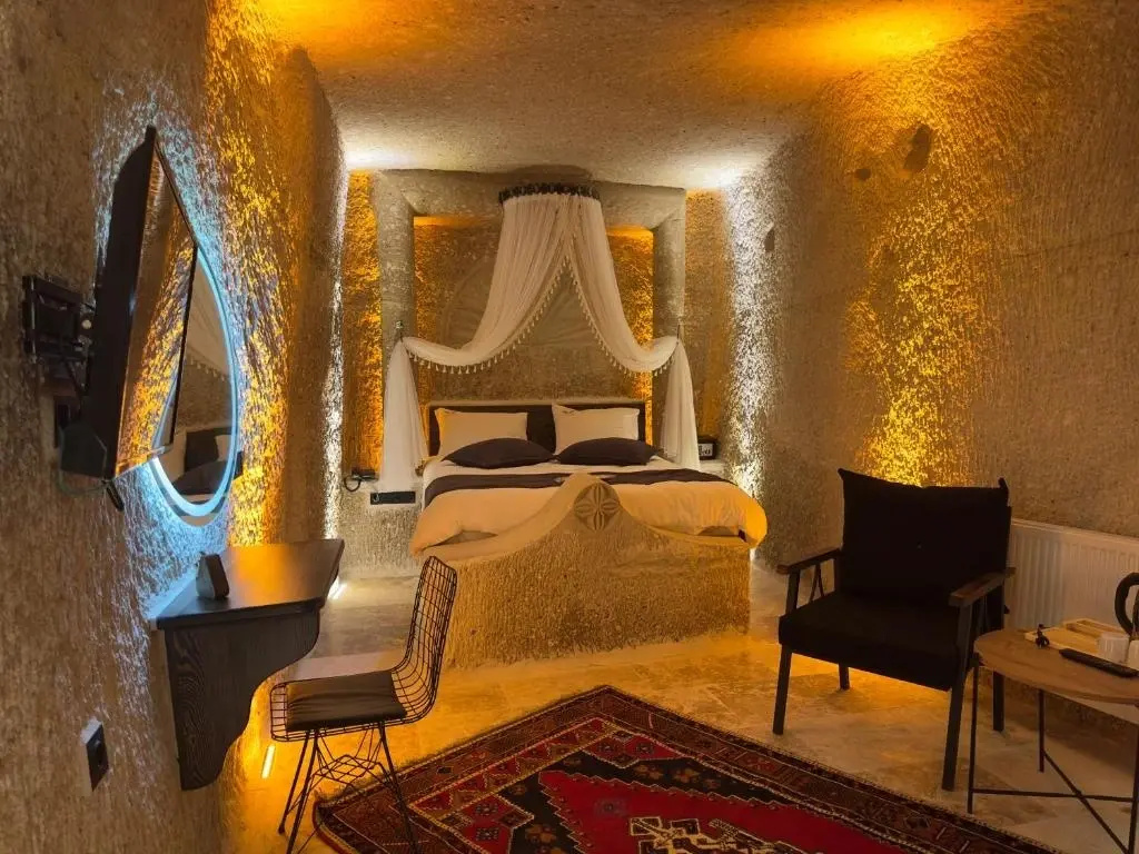 Deluxe Double Suite (full double bed)