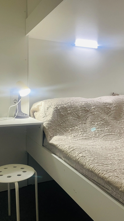 Deluxe Double Capsule No Window (full double bed)