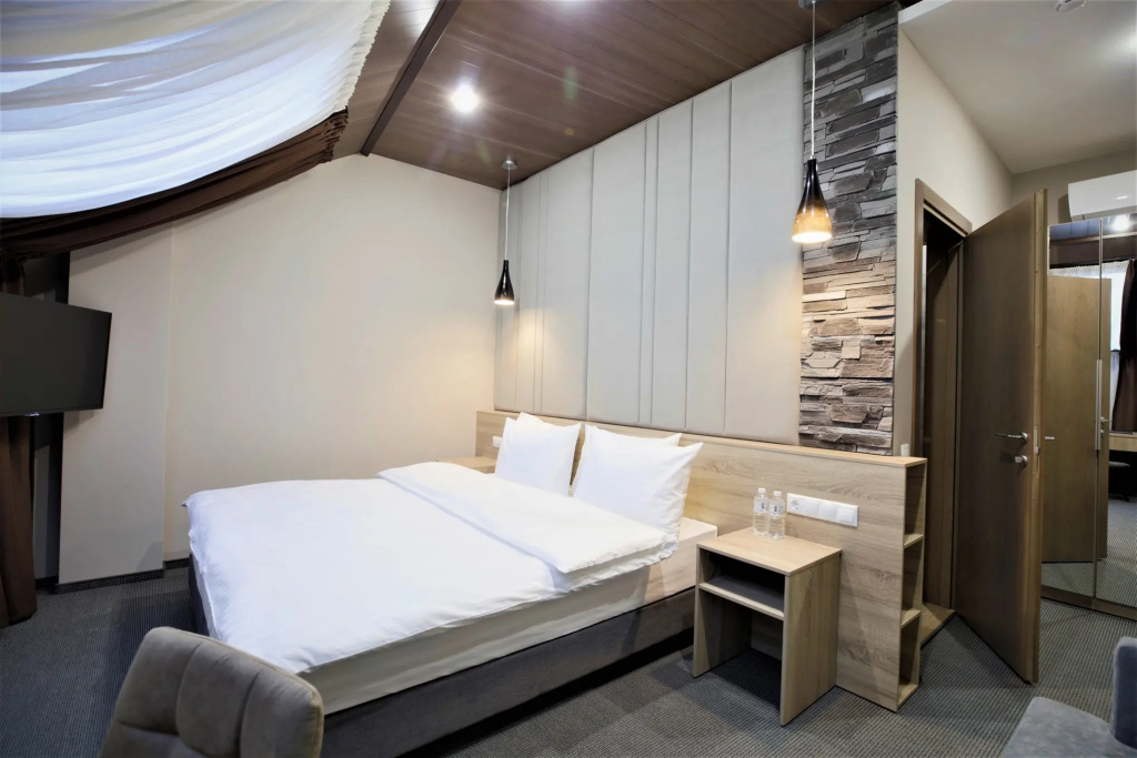 Superior Double room (full double bed)
