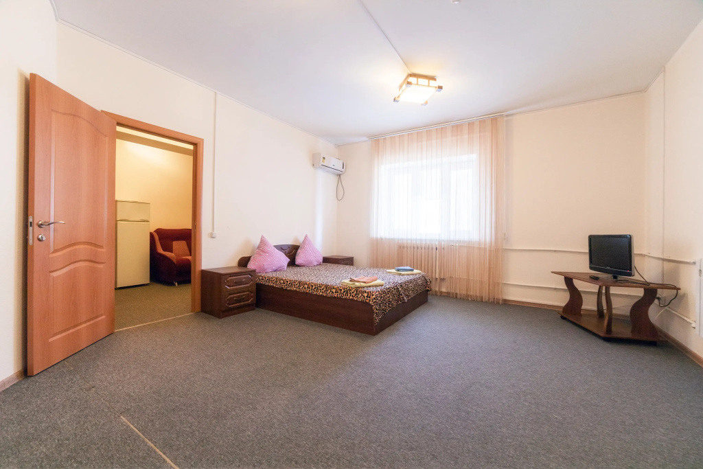 Classic Double room (full double bed)
