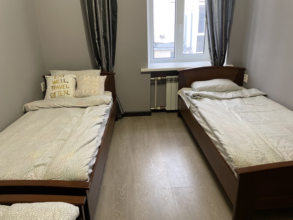 Метро чернышевская рядом вид. Ночной клуб найт спб. Салон красоты сизонс тверь. Lux санкт петербург. Ани люкс.