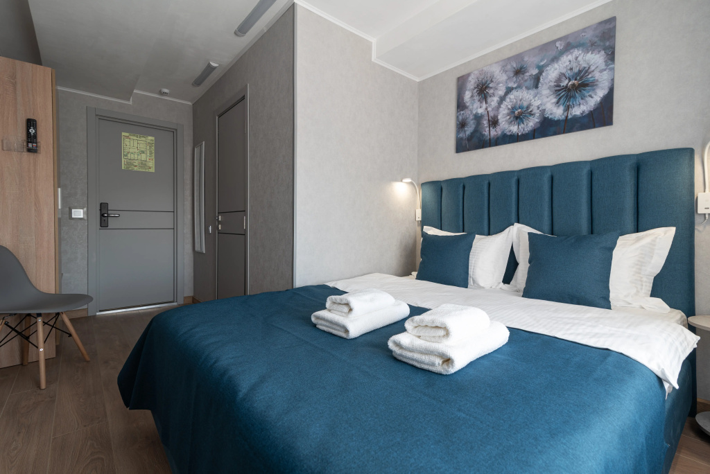 Standard room with courtyard view