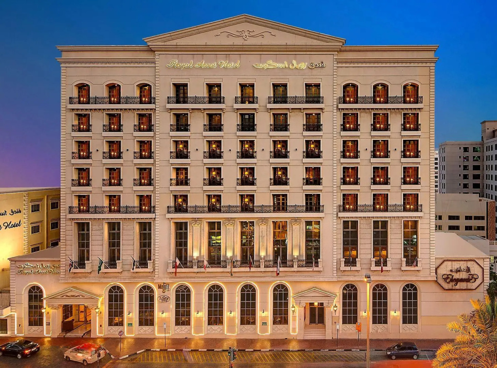 Royal Ascot Hotel — фото