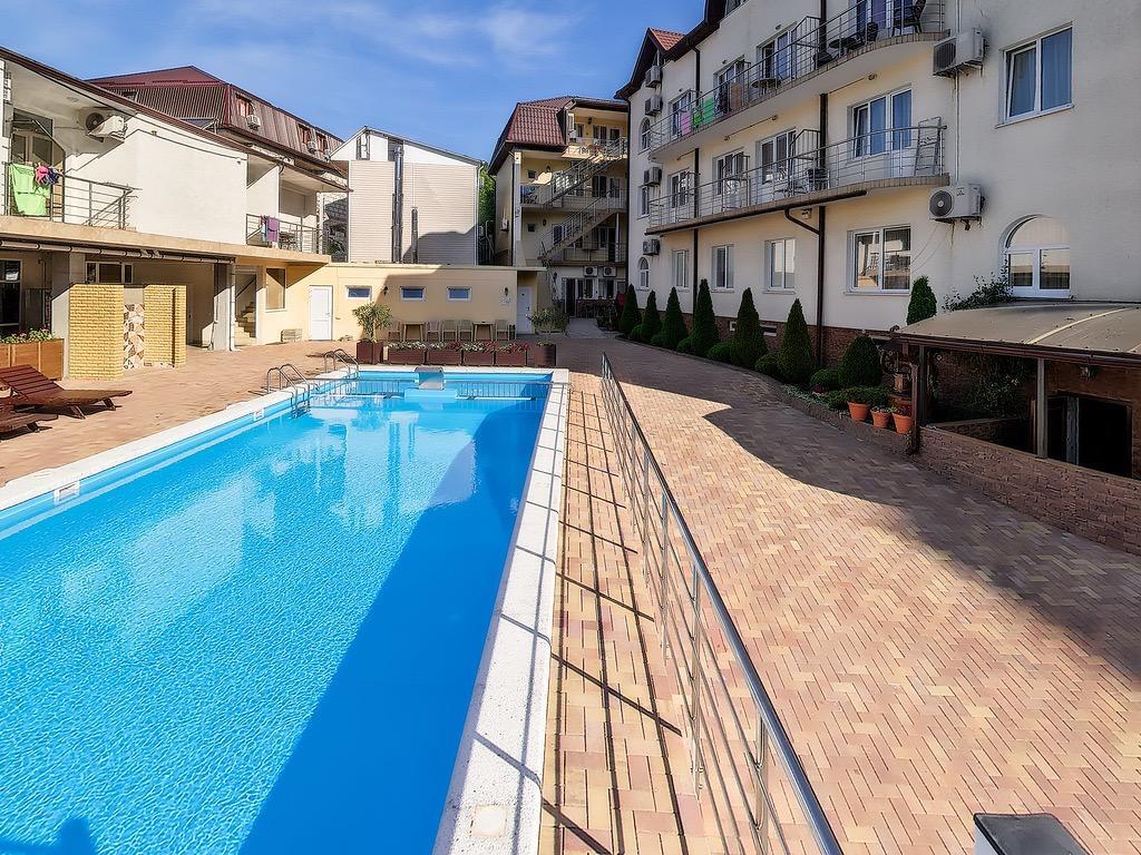 Отель юг в небуге. Гостевой дом бриз небуг. Небуг адмирал гостевой дом. Небуг дом юг. Гостевой дом юг небуг.