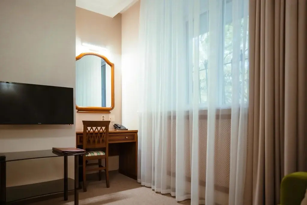 Gloria Mini-Hotel Room Type - 2-rooms Double Suite with balcony full double bed