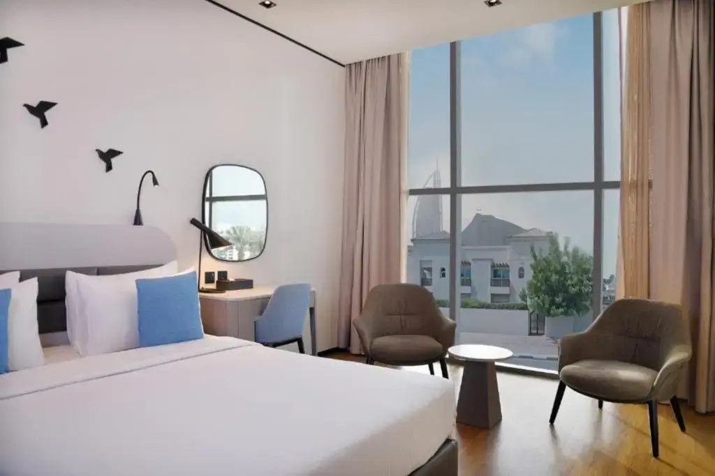Superior room with Burj view