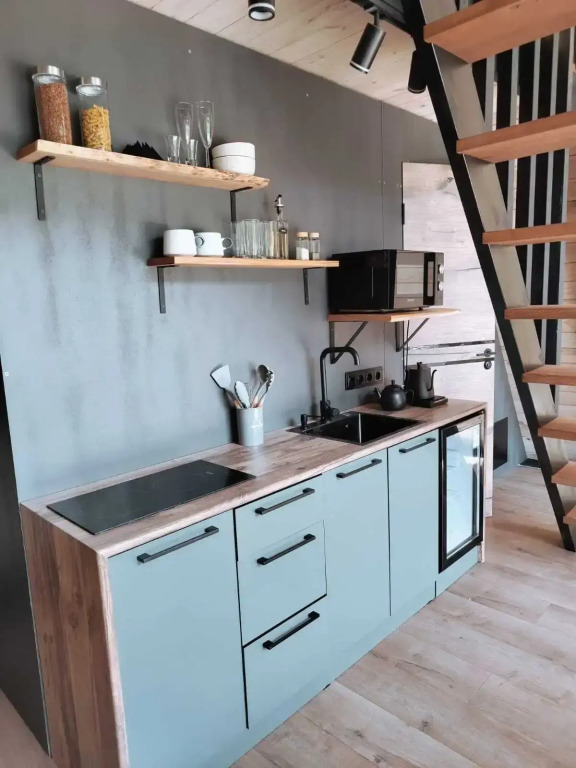 Шале двухэтажный А-фрейм с панорамным остеклением и террасой - фото 7