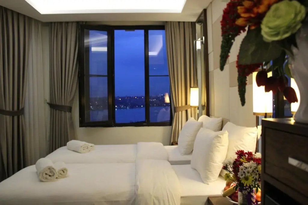 Deluxe Double room with sea view (full double bed)