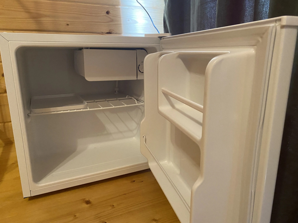 Двухместный номер Standard с балконом и рядом с пляжем двуспальная кровать в База отдыха Эко-домики Абаш