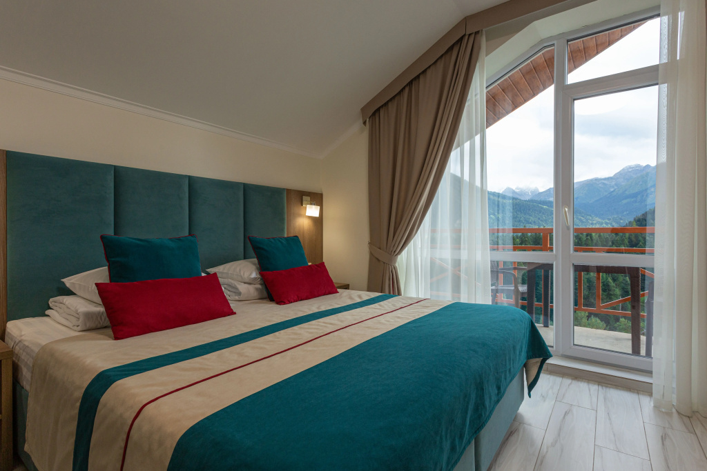 Double Suite with balcony and with view (full double bed)