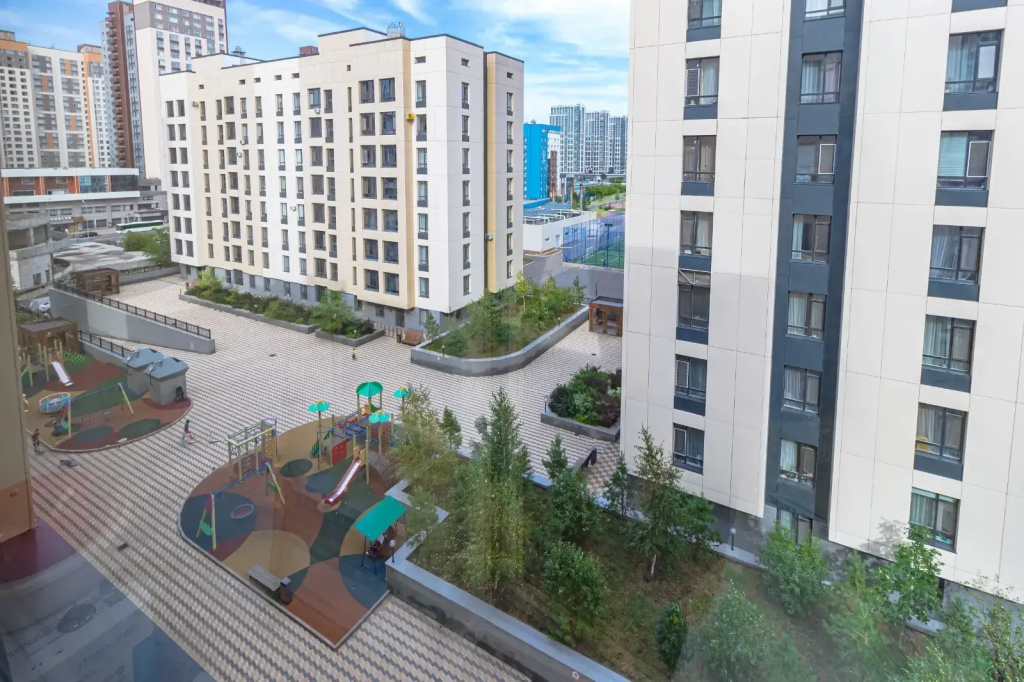 Apartments Svetlye V Tsentre Ryadom S Botanicheskim Sadom