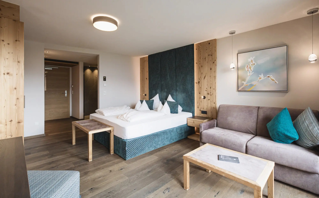 Dolomite Junior Suite
