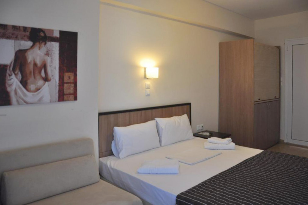 Standard Double room (full double bed)