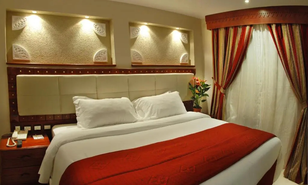 Double Suite (full double bed)
