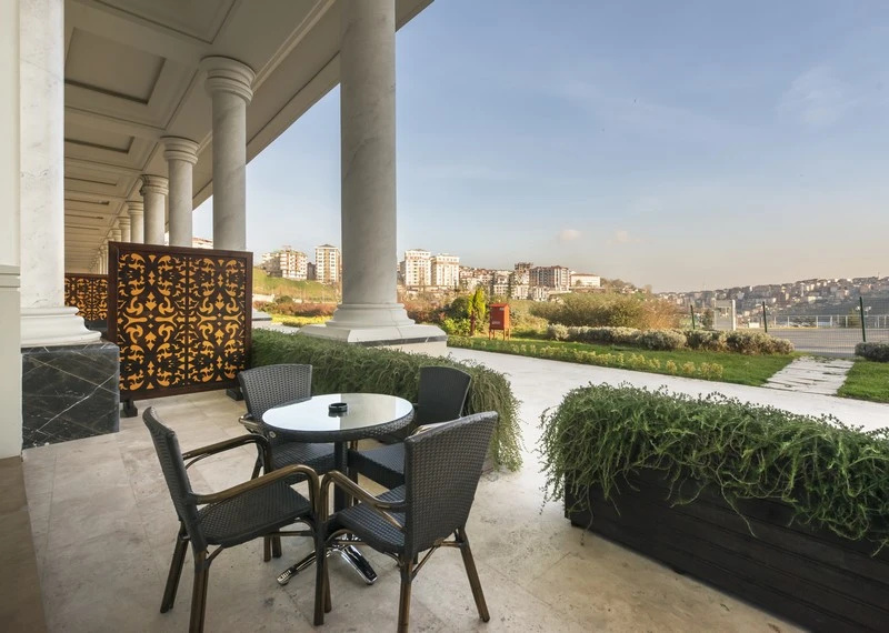 Balcony & Terrace