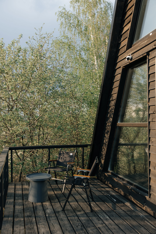 Частный дом Черный Русский A-Frame дом с видом на город и березовую рощу — фото