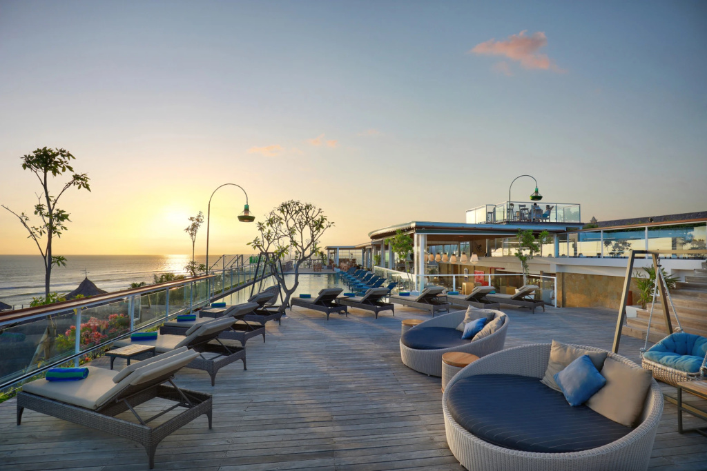 Курортный отель Aston Canggu Beach Resort — фото