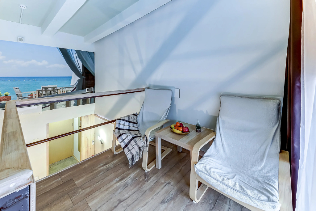 Balcony & Terrace