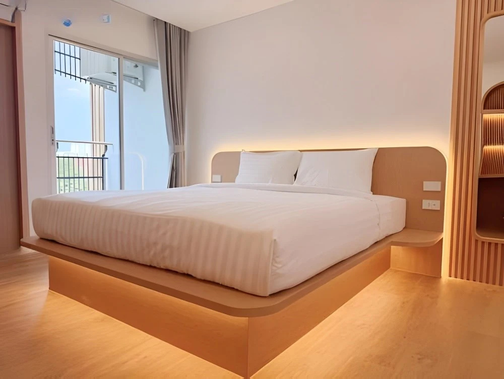 Deluxe Double room with balcony and with city view (full double bed)