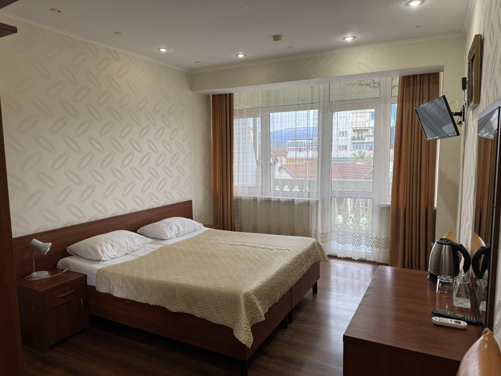 Standard Double room with balcony (full double bed)