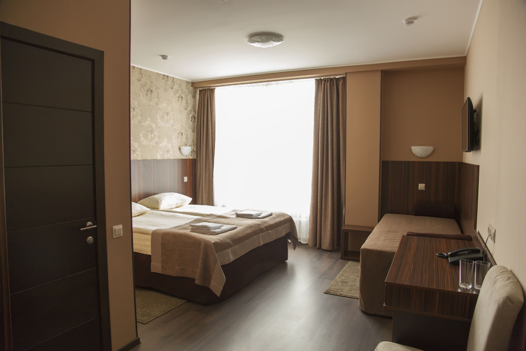 Arl Hotel Room Type - Standard Triple room with city view