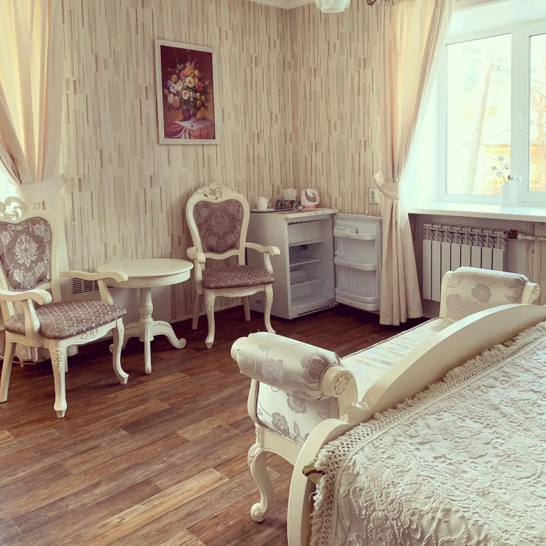 Deluxe Double room (full double bed)