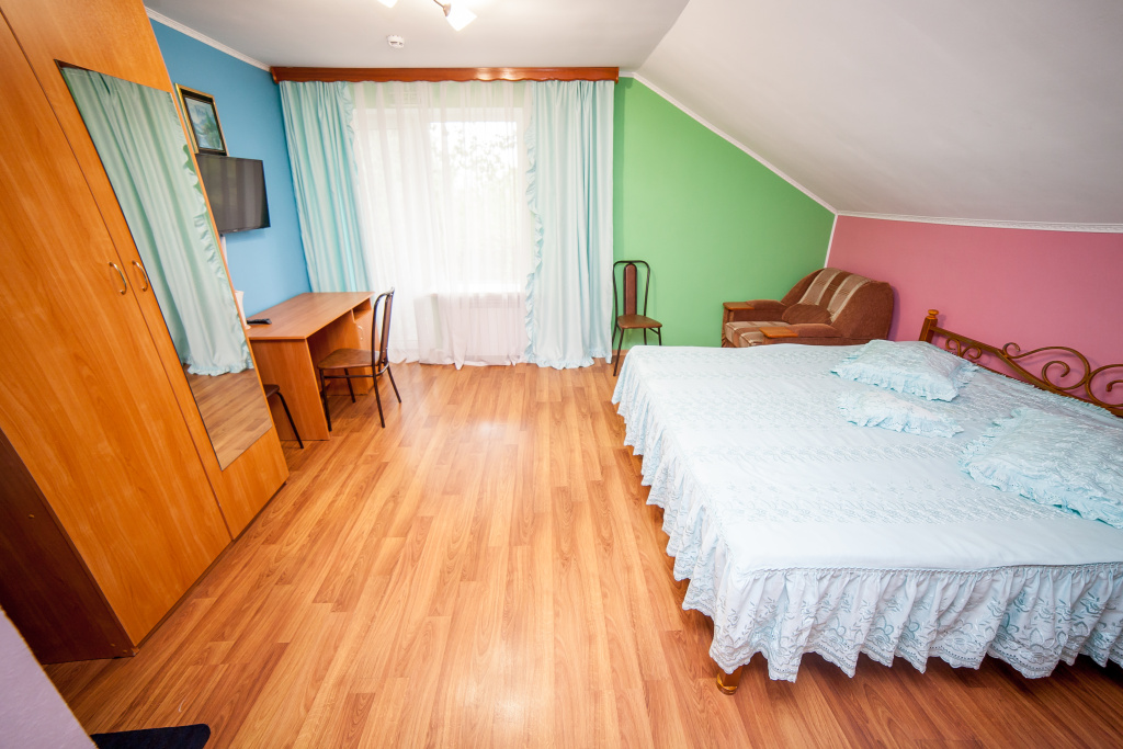 Dubrava Guest House Room Type - Superior Triple room with balcony