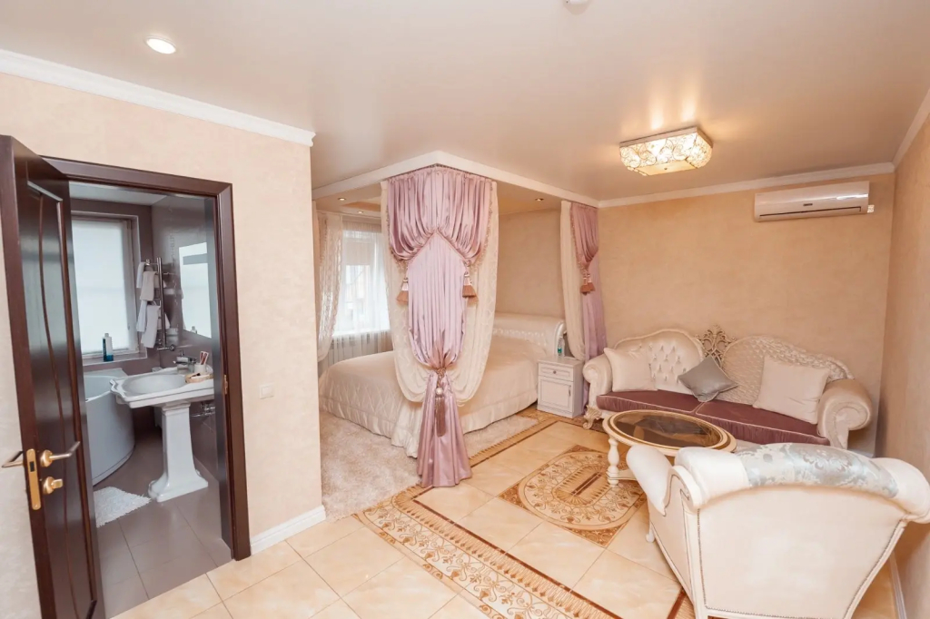 Отель Версаль