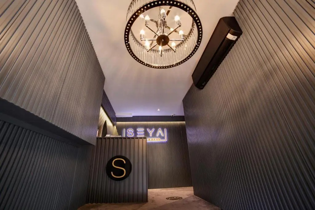 Lobby & Reception