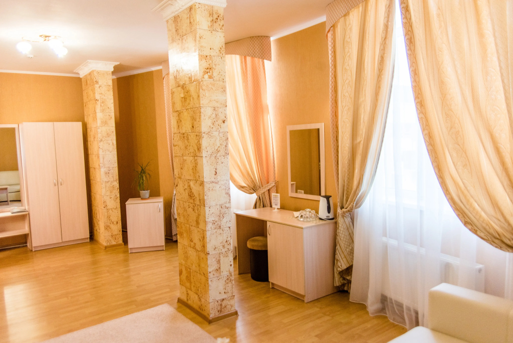 Lobby & Reception
