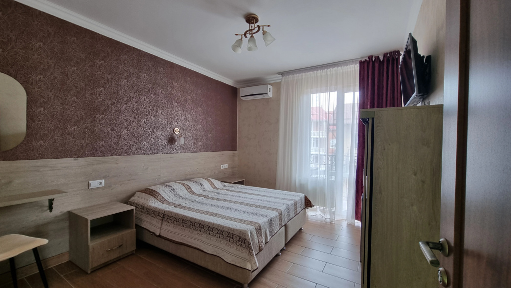 Standard Double room with balcony (full double bed)