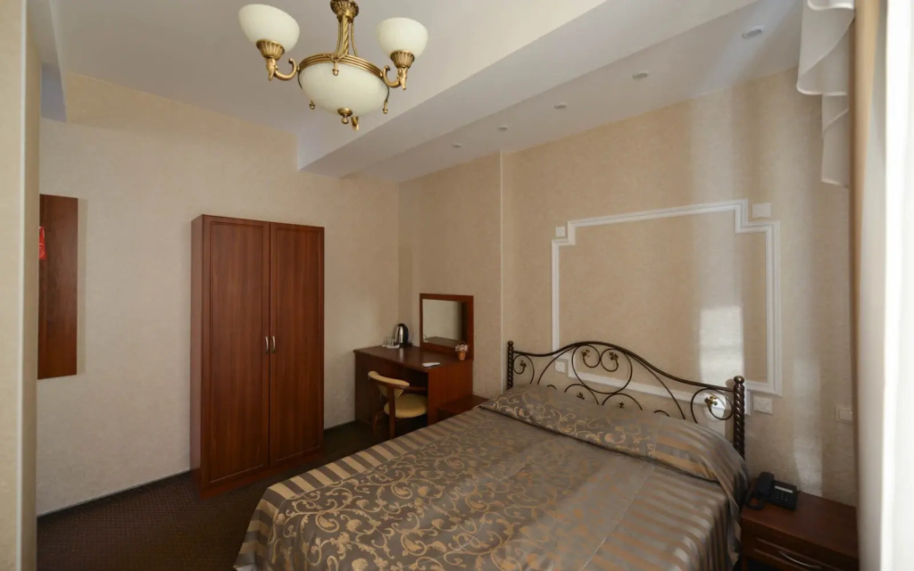 Double Suite with balcony (full double bed)