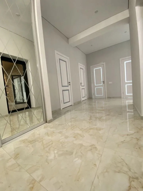 Коттедж с 3 комнатами с красивым видом из окна в Дом у реки