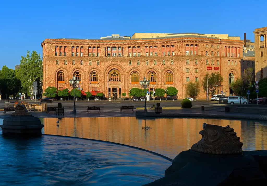 Отель Armenia Marriott Hotel Yerevan — фото