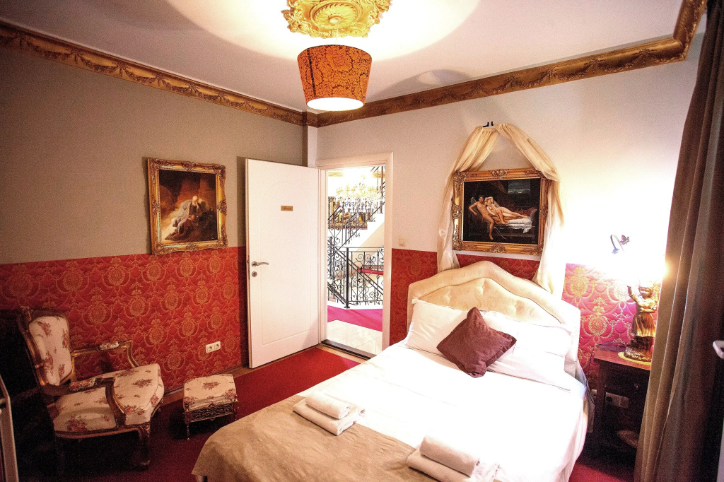 Standard Double room (full double bed)