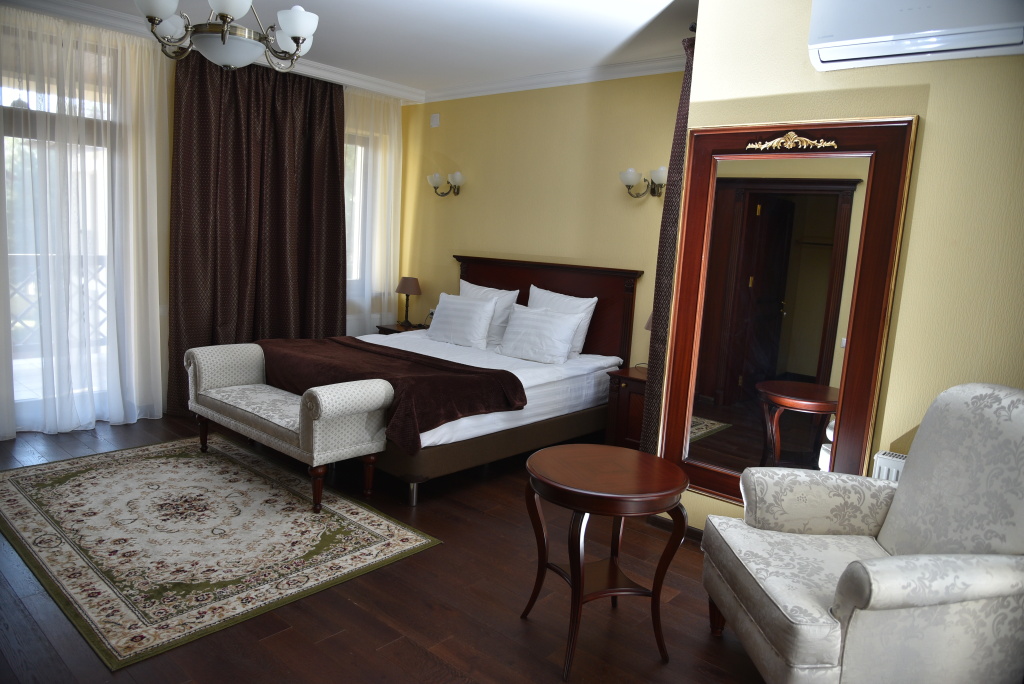 Vyisokiy Bereg Hotel Room Type - Business Double room with courtyard view full double bed