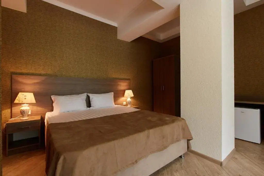Superior Double room with balcony and with sea view (full double bed)