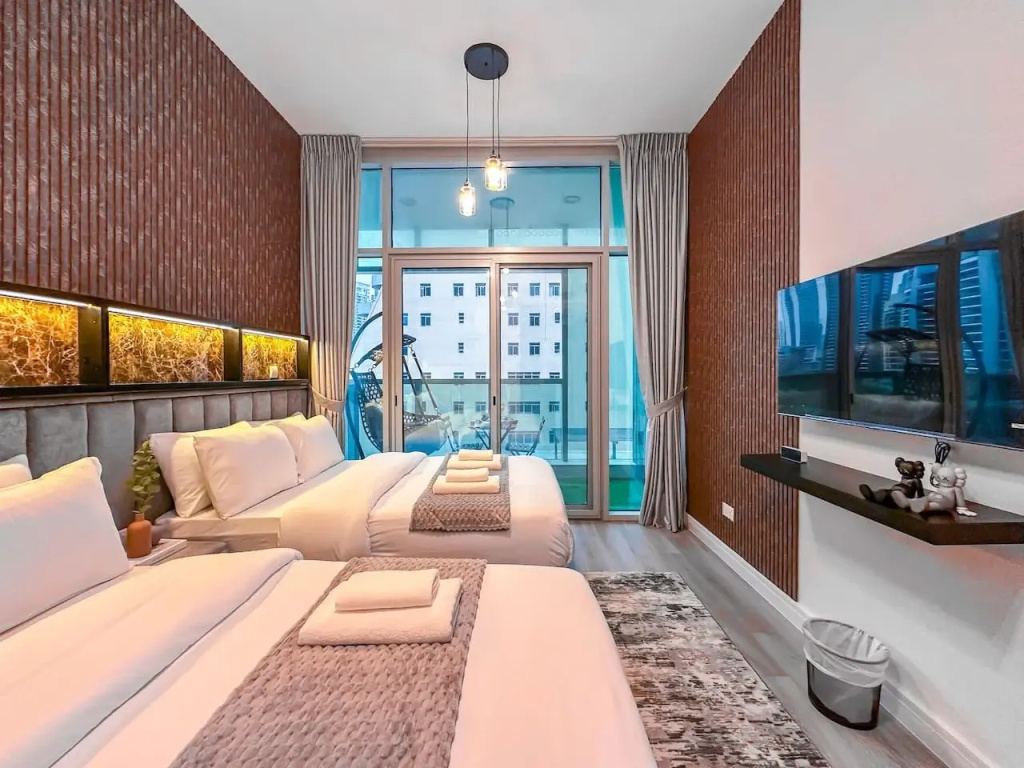 Квартира Marina Elegance: Walk to JBR Beach & Ain Dubai — фото