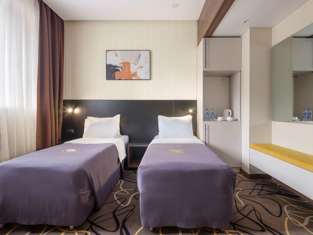 R Boutique Hotel Room Type - Standard Economy Double room twin beds