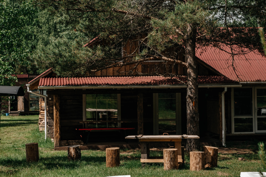 Zsigmond Hut House