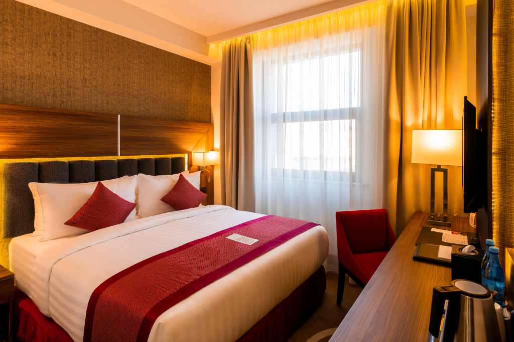 Ramada Hotel & Suites by Wyndham Yerevan — фото