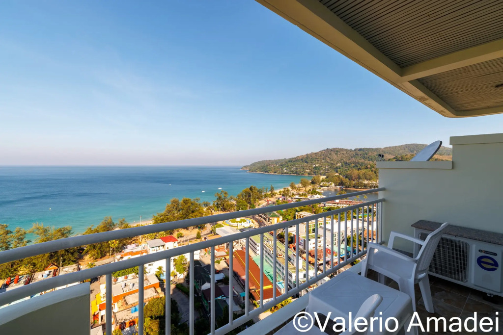 Люкс с 2 комнатами с балконом и с красивым видом из окна в Апартаменты OMNIA  Phuket - Waterfront Karon